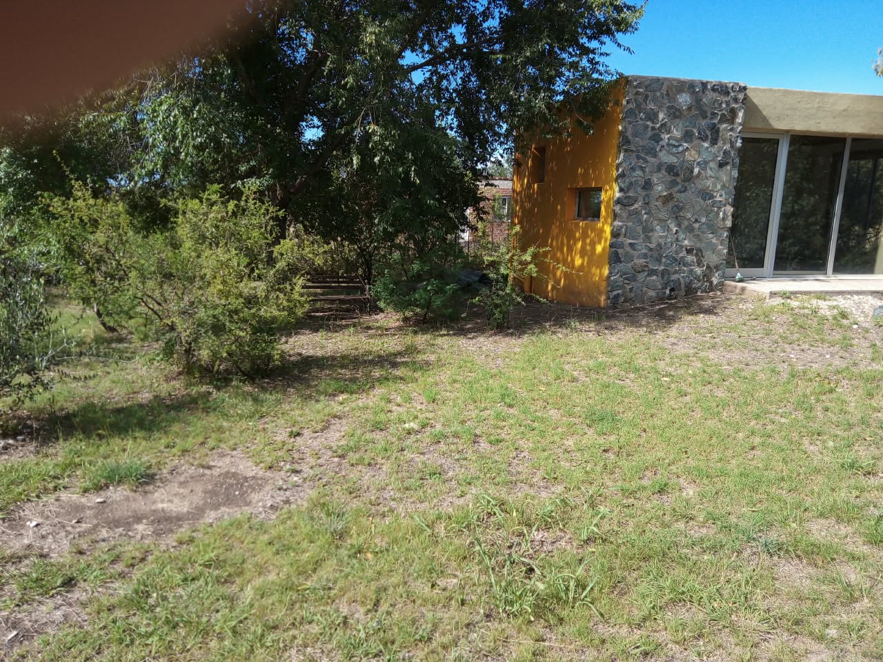 Encofrado de vigas superiores para losa de hormigón en Los Hornillos, Córdoba